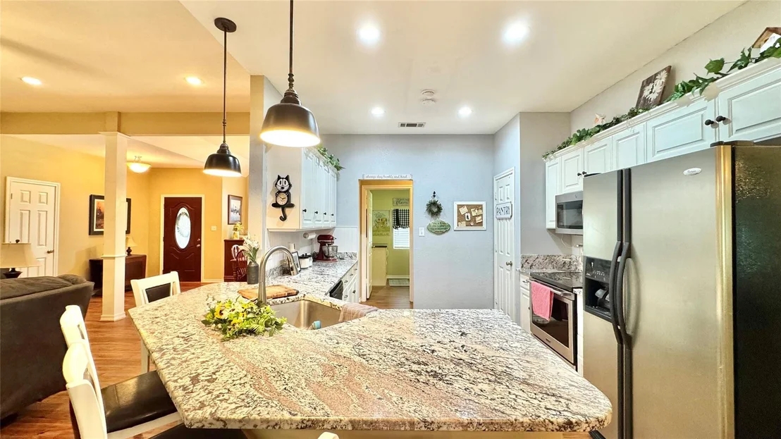 Photo of 115 Meadowood Road