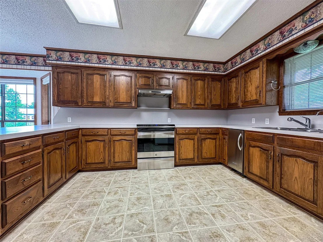 Photo of 802 Circle Drive