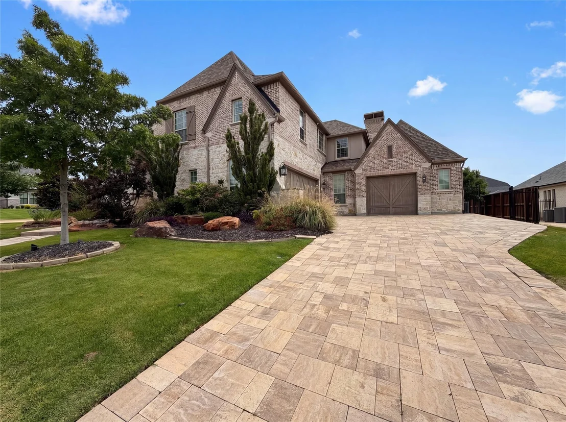 Photo of 820 Hawk Wood Lane