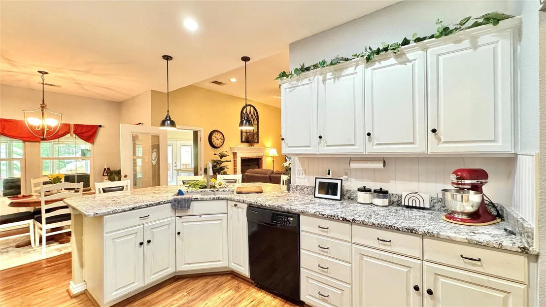 Photo of 115 Meadowood Road