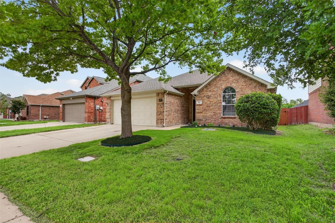 Photo of 921 Bowie Drive