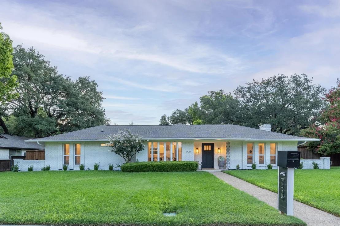 Photo of 7429 Tangleglen Drive