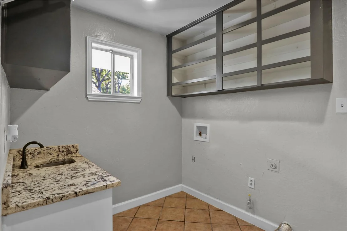 Photo of 2706 Oak Cliff Lane