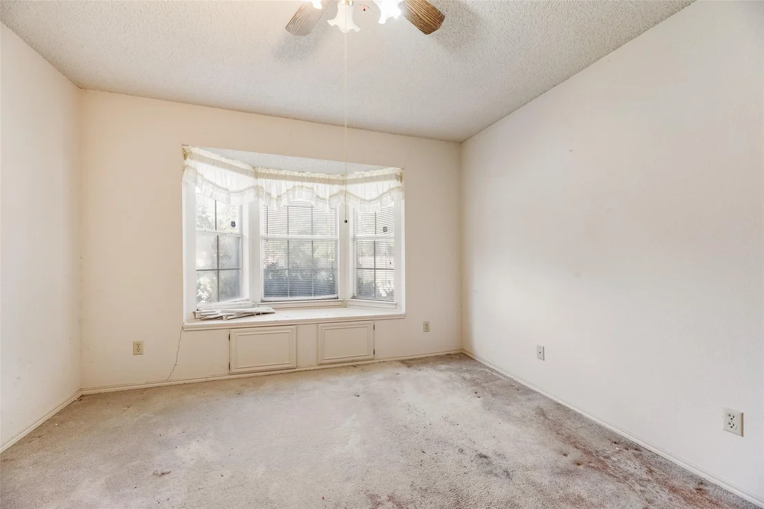 Photo of 6010 Maple Leaf Drive