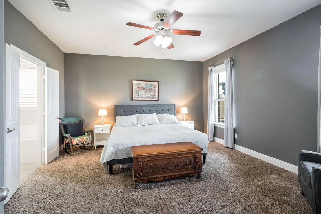 Photo of 560 Winnetka Drive