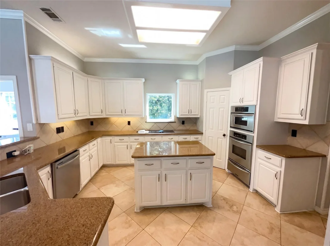 Photo of 2400 Creekview Drive