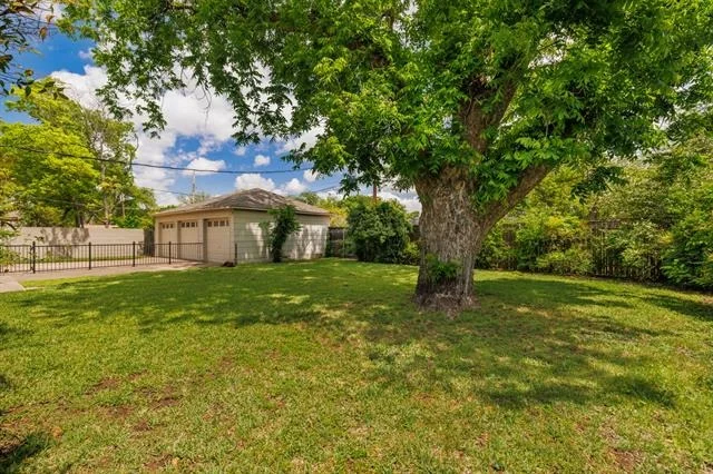 Photo of 817 Rivercrest Drive