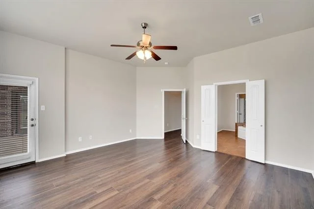 Photo of 100 Windsor Circle