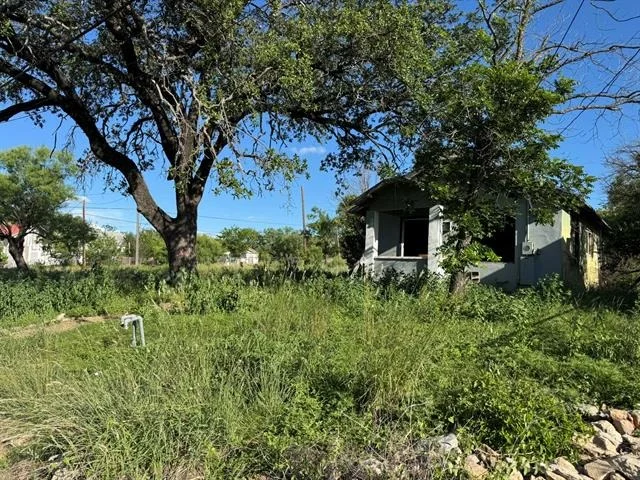 Photo of 703 W 2nd Street