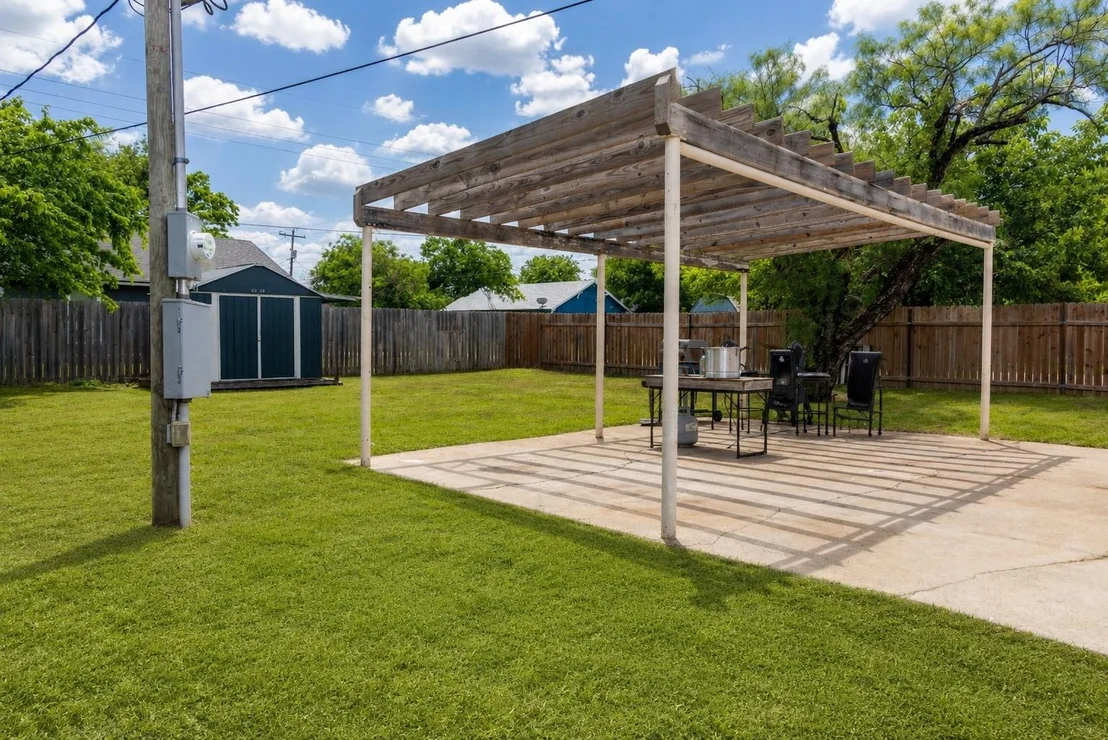 Photo of 309 W 10th Street
