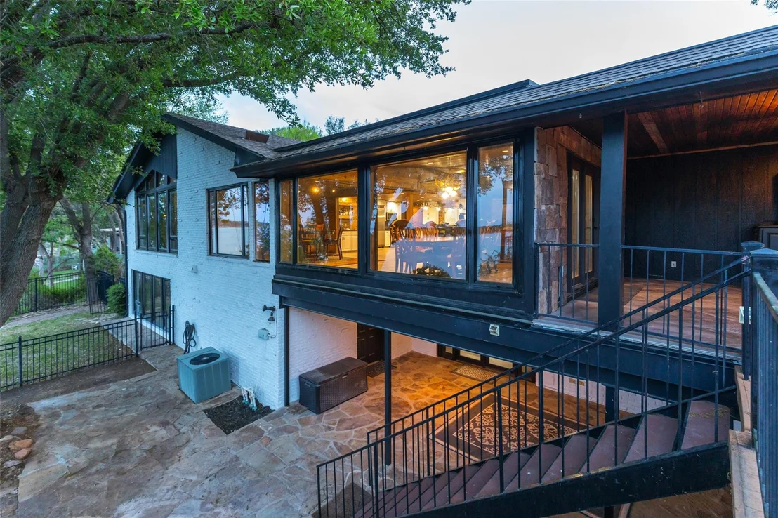Photo of 440 Lakeside Drive