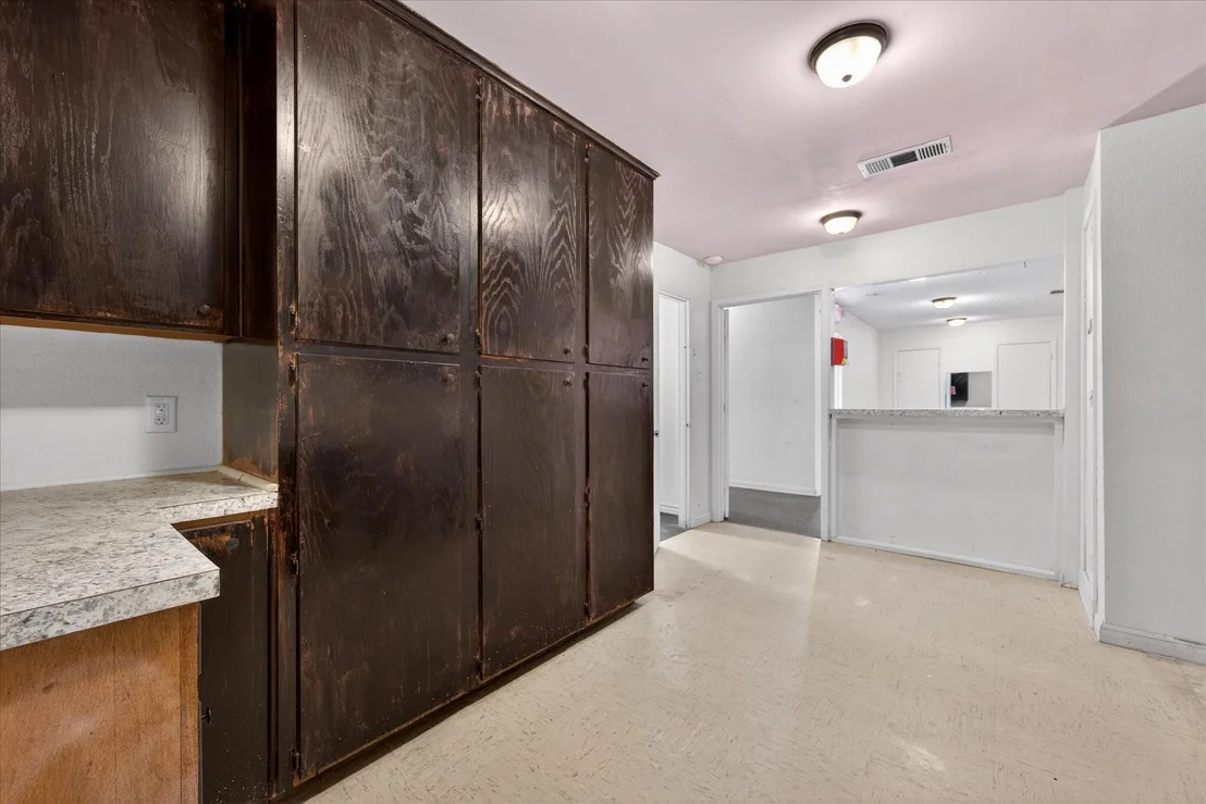 Photo of 611 W Spring Valley Road