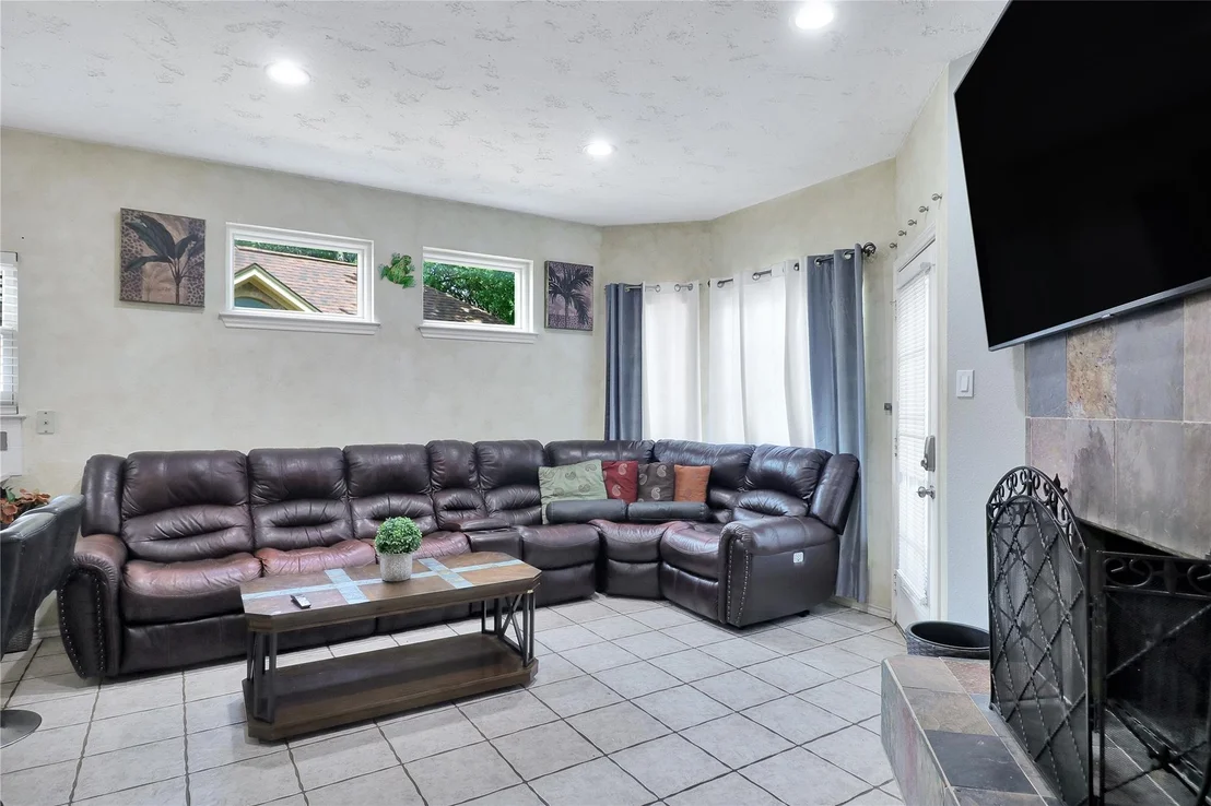 Photo of 1637 Arbor Ridge Drive