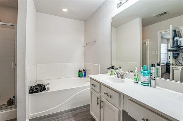 Photo of 4372 Onyx Drive
