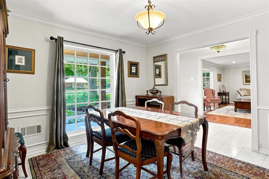 Photo of 933 Blue Lake Circle