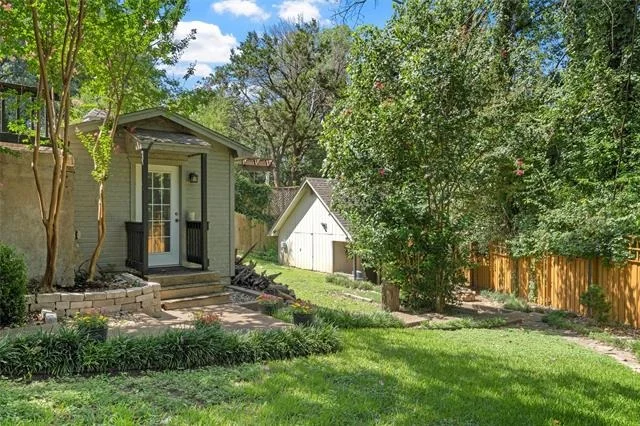 Photo of 3000 Chimney Hill Drive