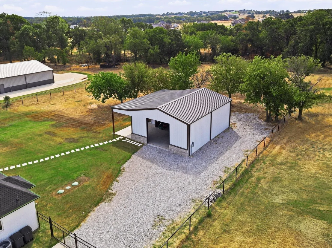 Photo of 1135 Paradise Parkway