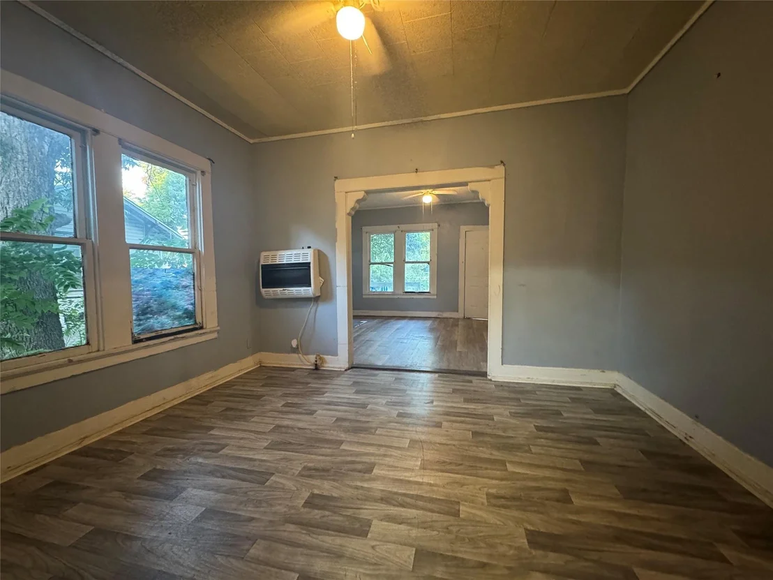 Photo of 2721 Homan Avenue