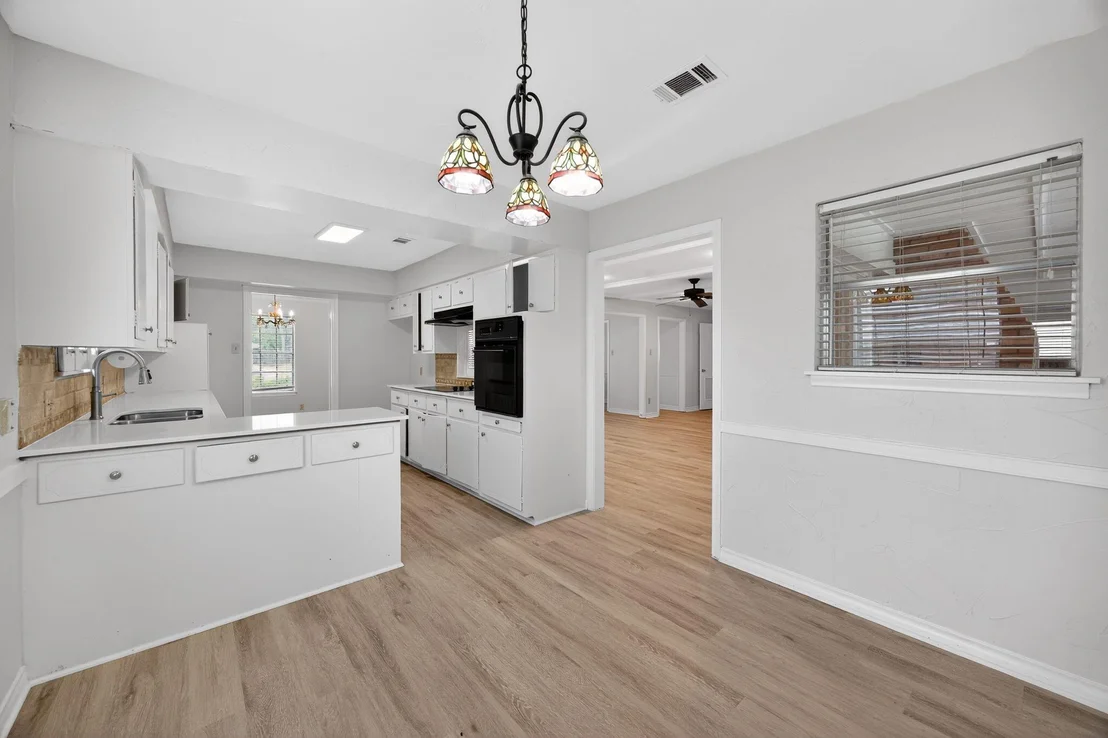 Photo of 1616 W Shields Drive