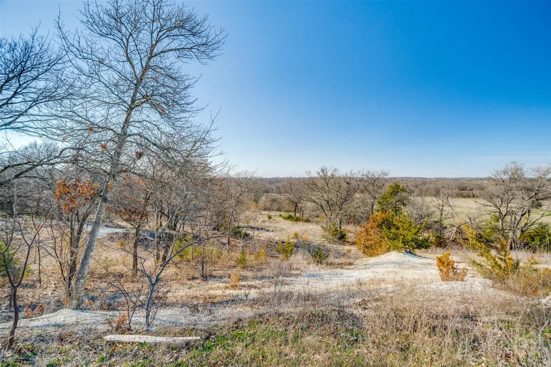 Photo of 2111 Private Road 5499