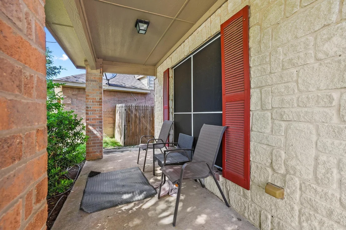 Photo of 704 Acacia Drive