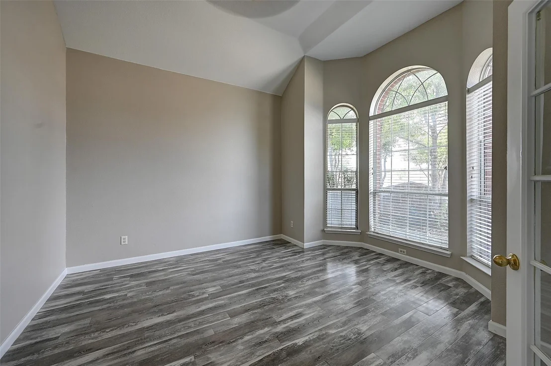 Photo of 7500 Parkgate Drive