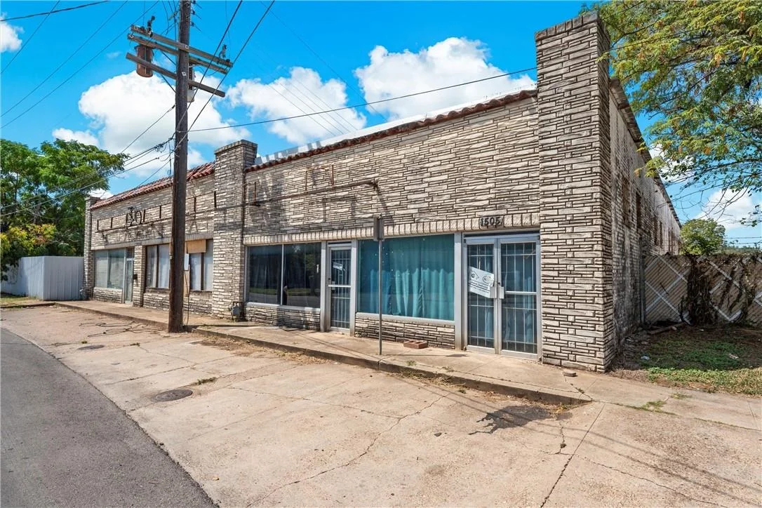 Photo of 1501 Herring Avenue
