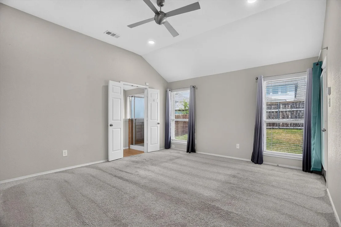 Photo of 817 Peach Lane