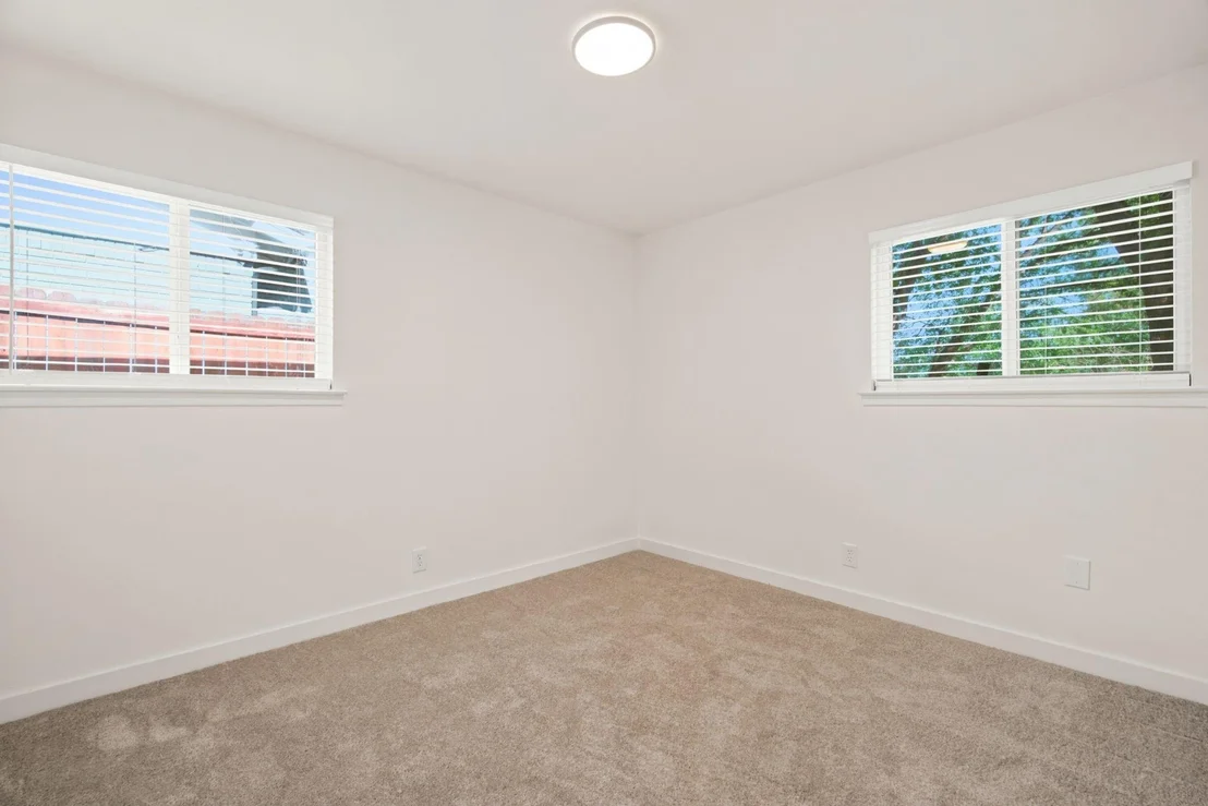 Photo of 6632 Ellis Road