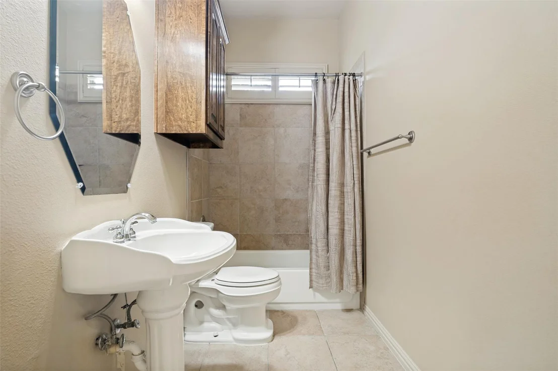 Photo of 522 Oakhurst Drive