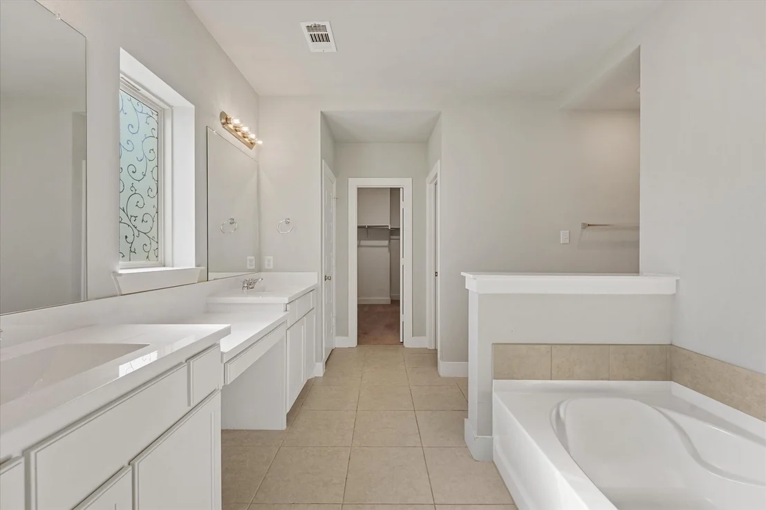 Photo of 2044 Longbridge Road