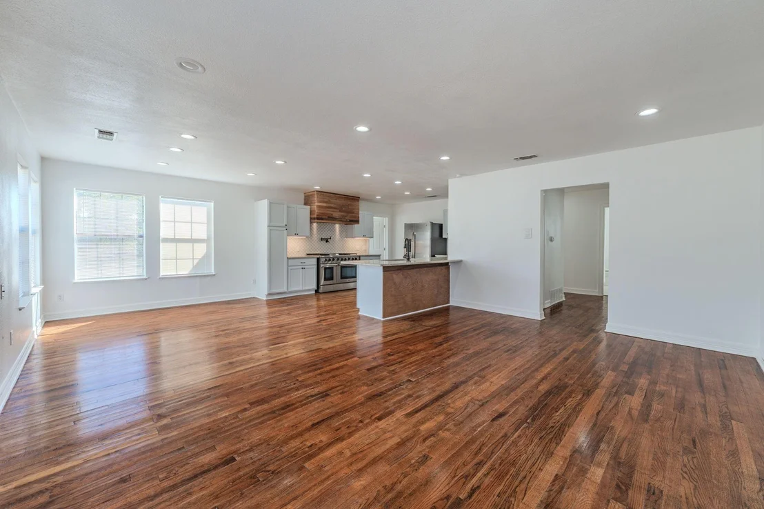 Photo of 688 Private Road 1152