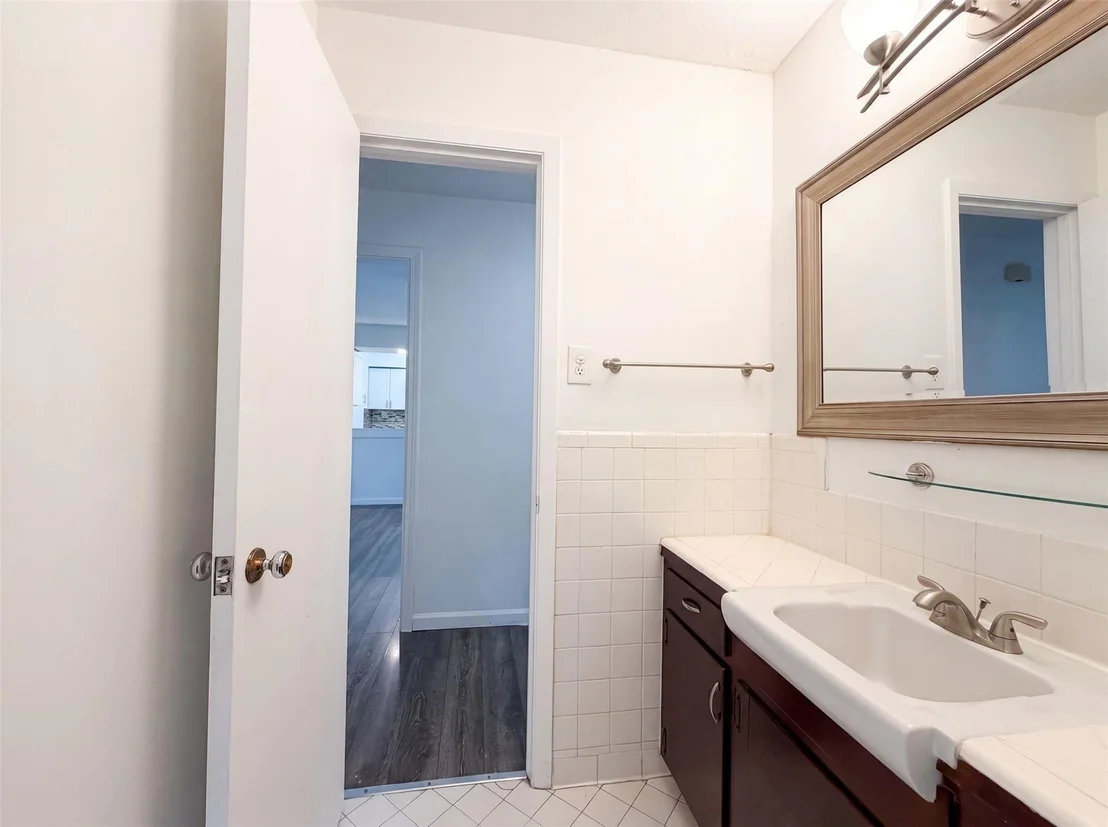 Photo of 1805 Brookview Drive