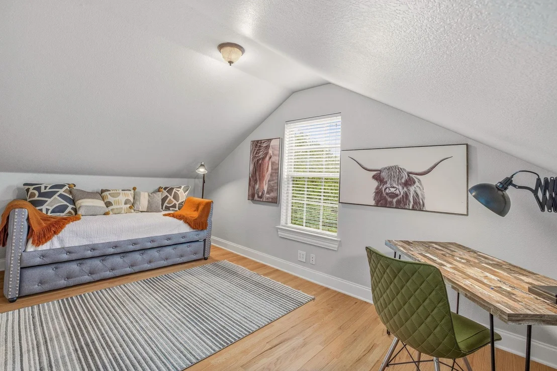 Photo of 6436 Valley Creek