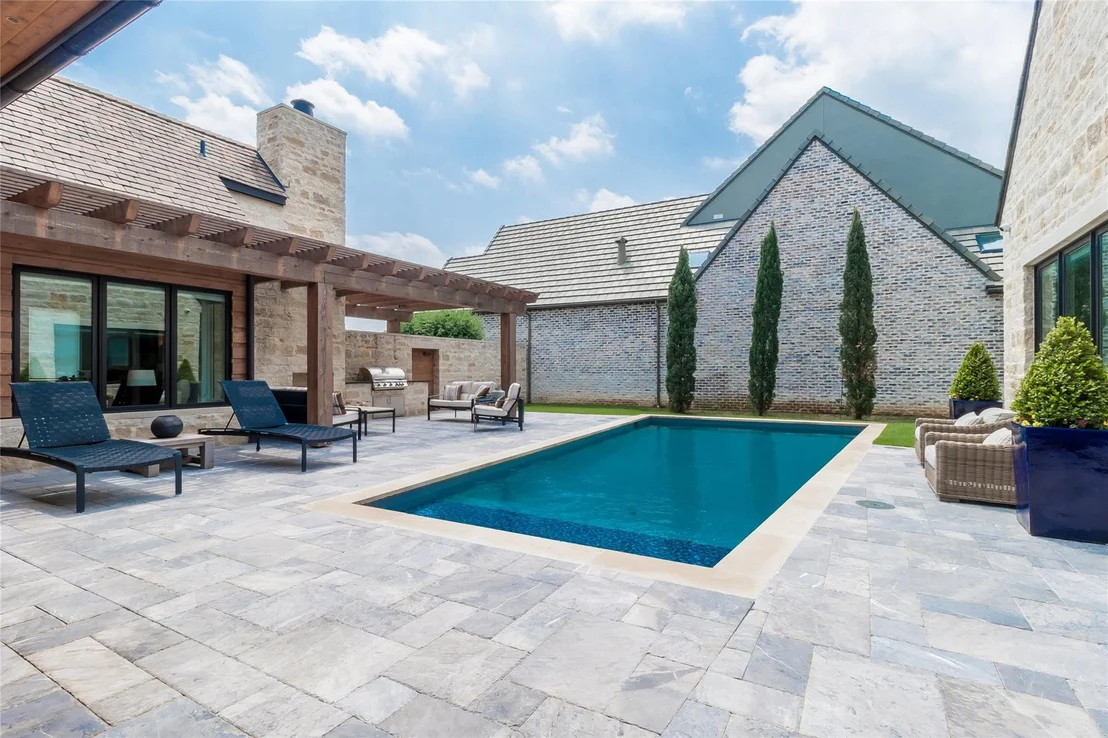 Photo of 341 Devon Drive