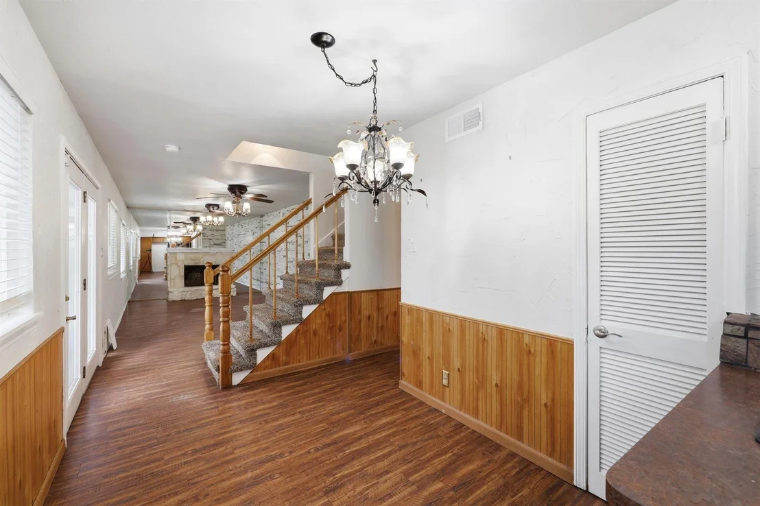 Photo of 806 Waggoner Drive