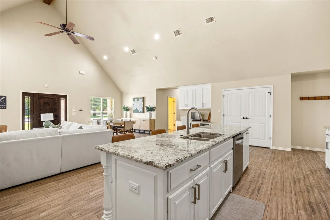 Photo of 4100 Apache Trail Court