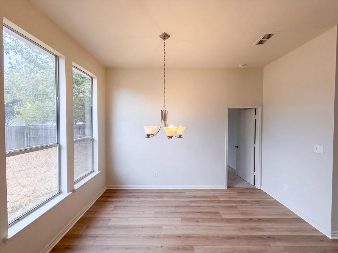 Photo of 825 Dixon Lane