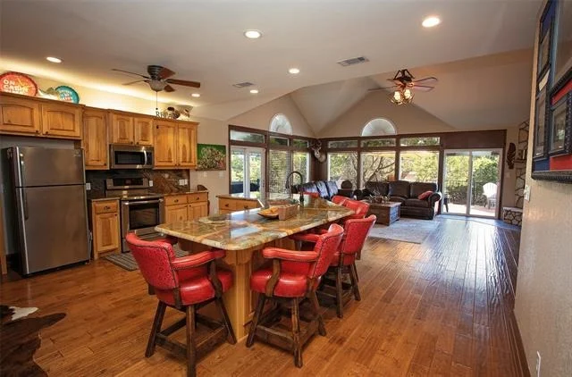 Photo of Unit 2 at 880 Cliffs Drive