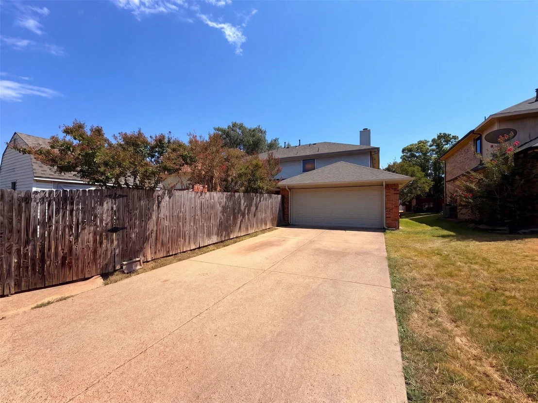 Photo of 2405 Waterloo Lane