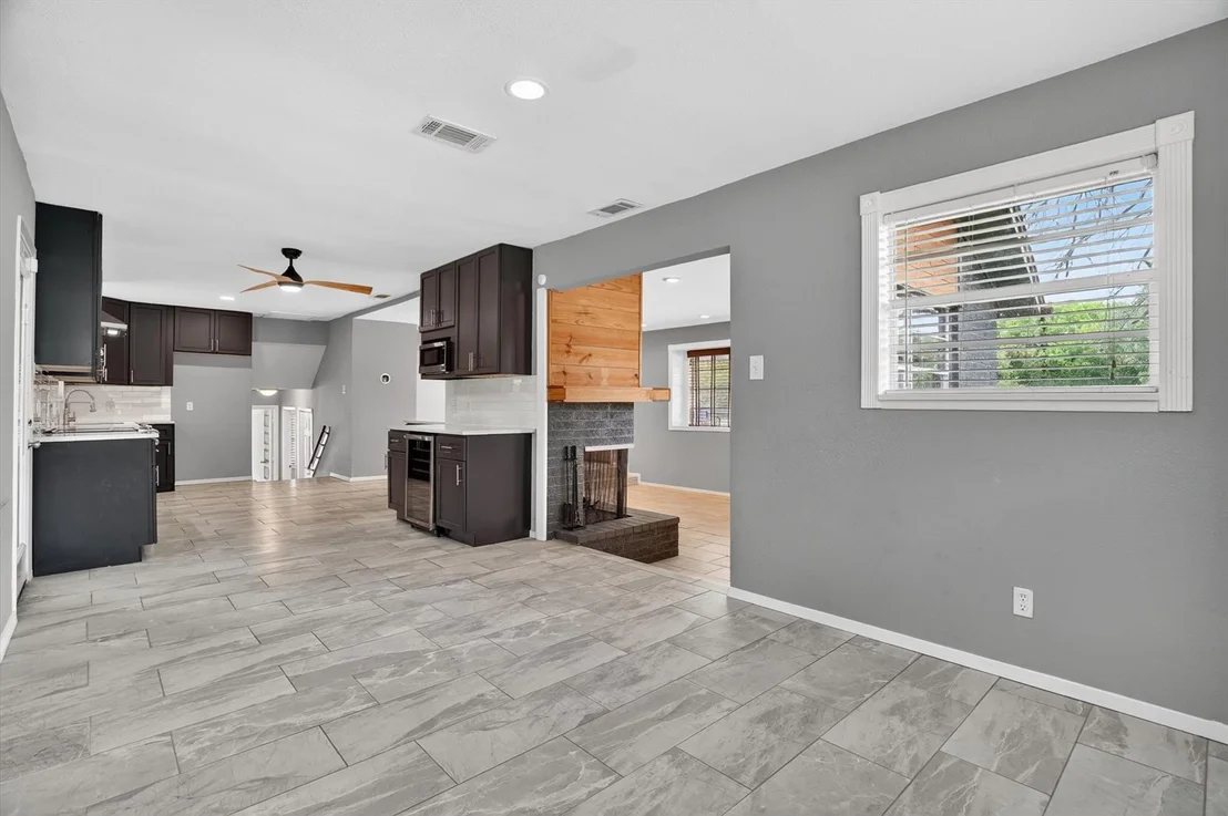 Photo of 6609 Genoa Road