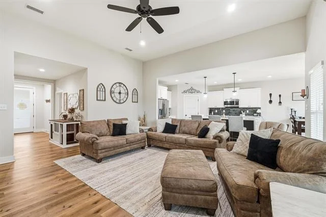 Photo of 6833 Desert Willow Trail