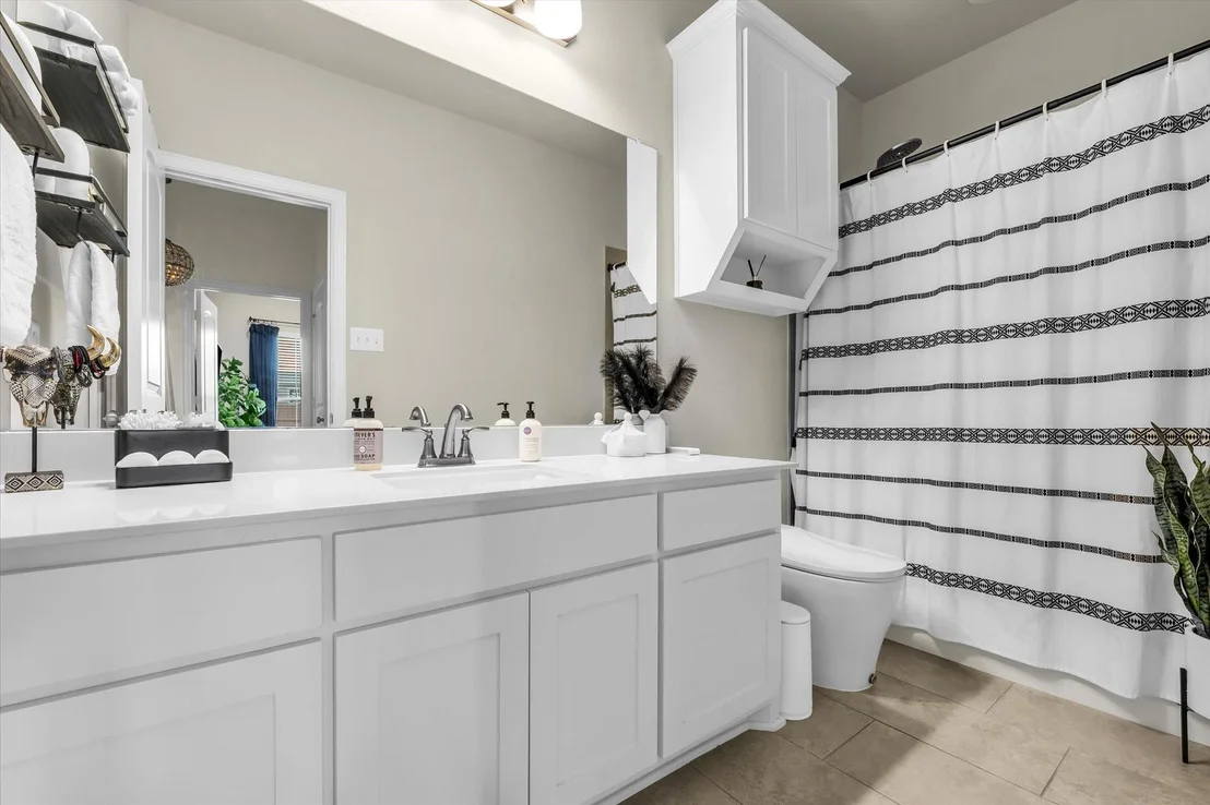 Photo of 1317 Ridgeview Drive