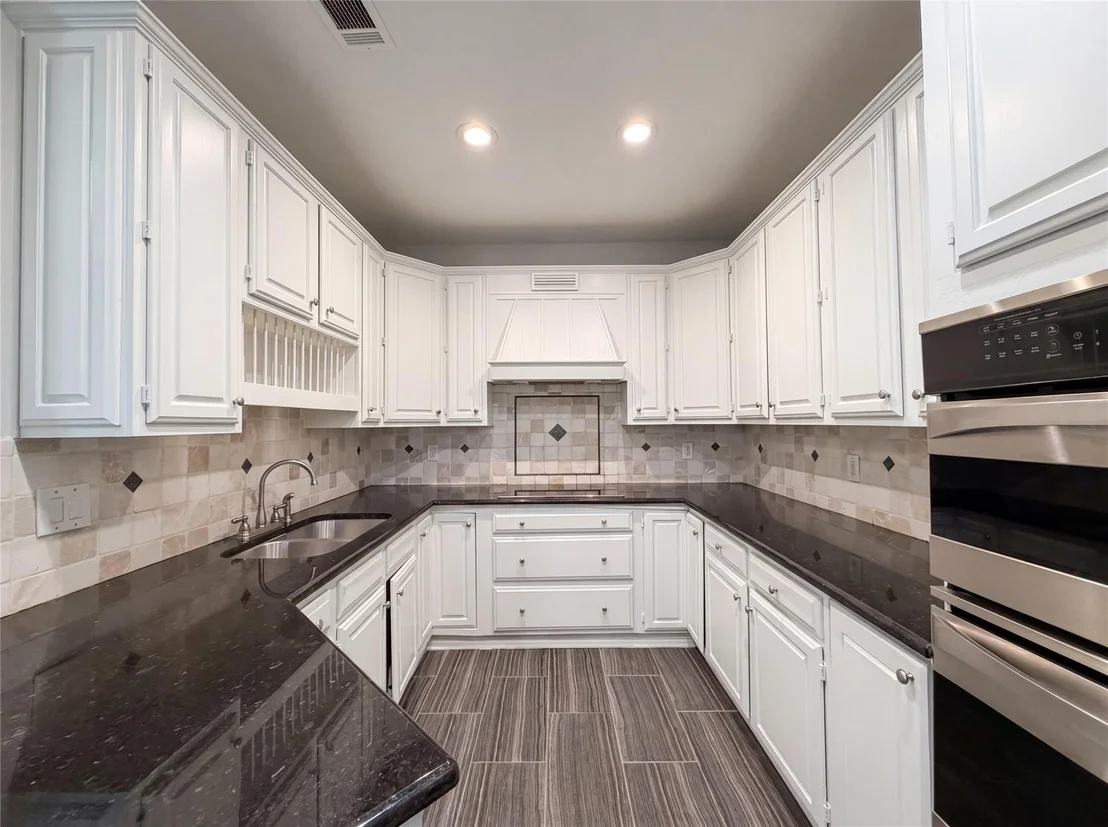 Photo of 7707 Windmere Court