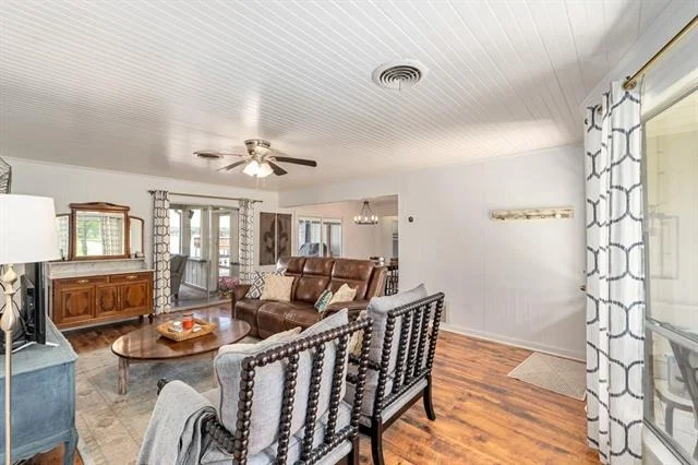 Photo of 138 Pin Oak Drive