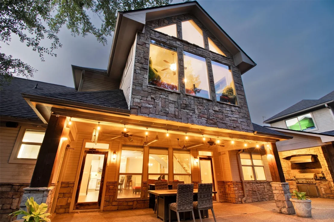 Photo of 3815 Holly Ridge Drive