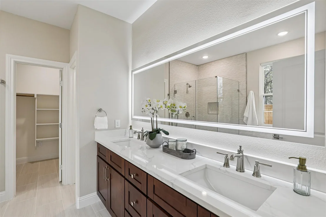 Photo of 1713 Highland Drive W