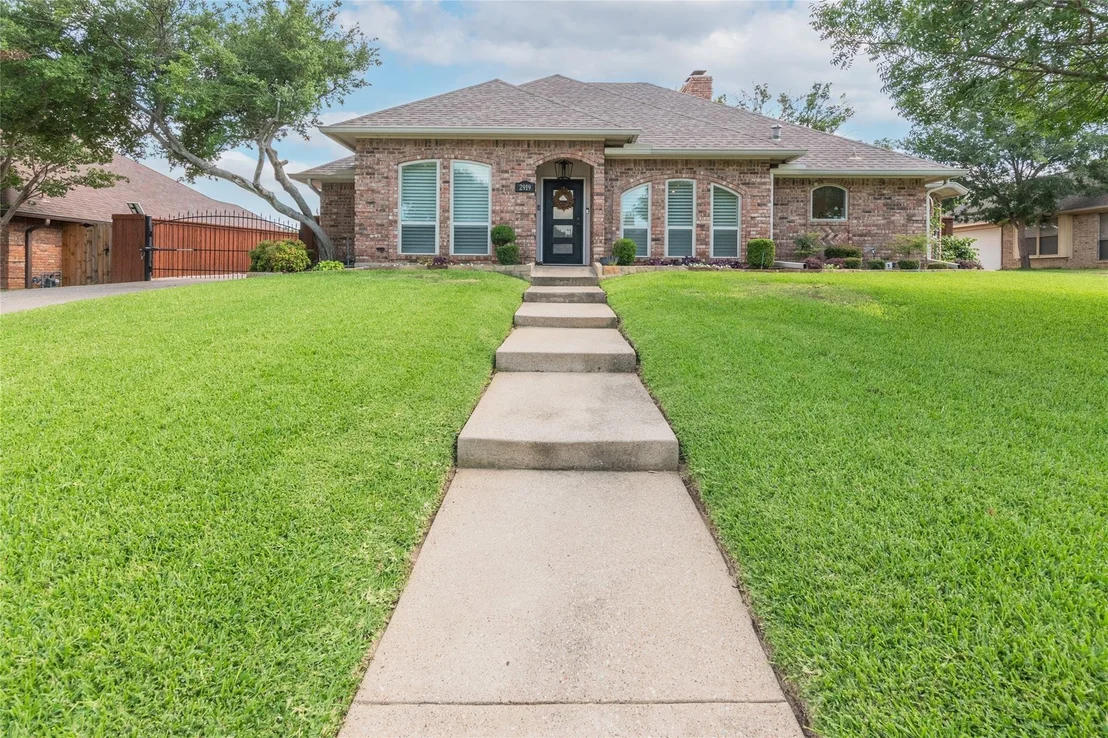Photo of 2919 Sweet Briar Street