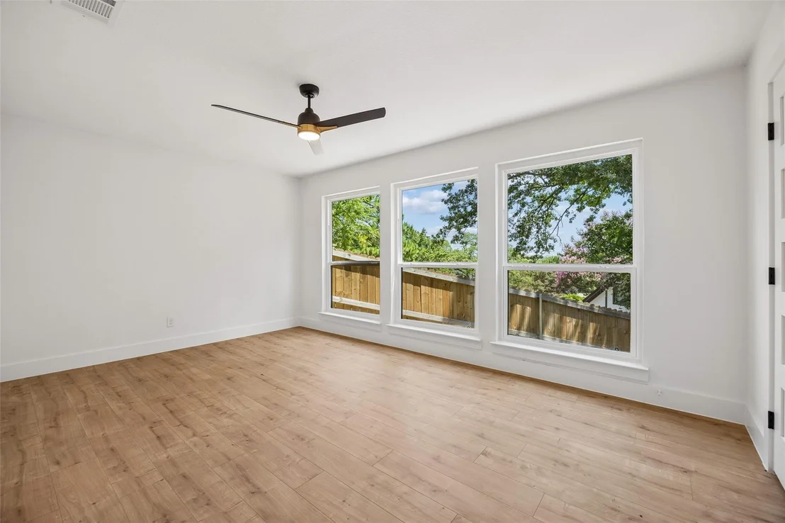 Photo of 2401 Chimney Hill Drive