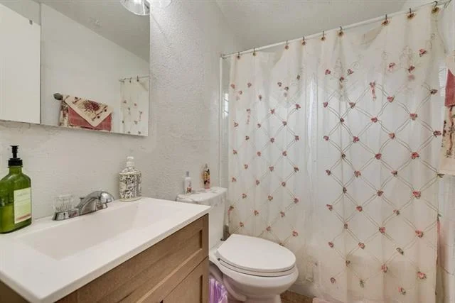 Photo of 1604 Summit Street